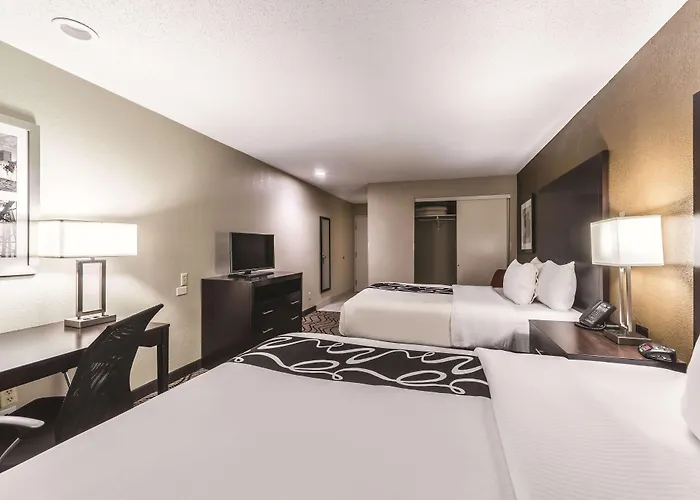 La Quinta By Wyndham - St. Louis Collinsville