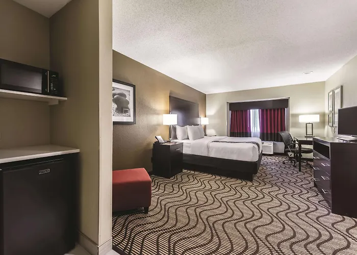 Hotel La Quinta By Wyndham - St. Louis 3*