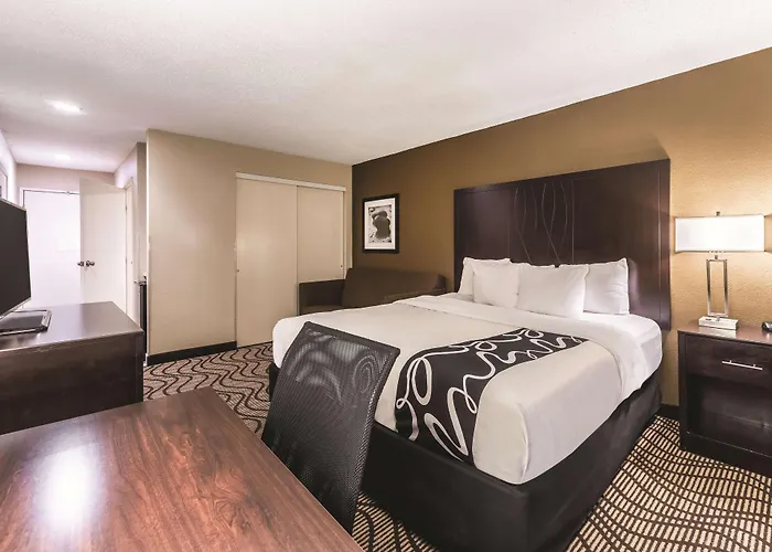 Hotel La Quinta By Wyndham - St. Louis 3*