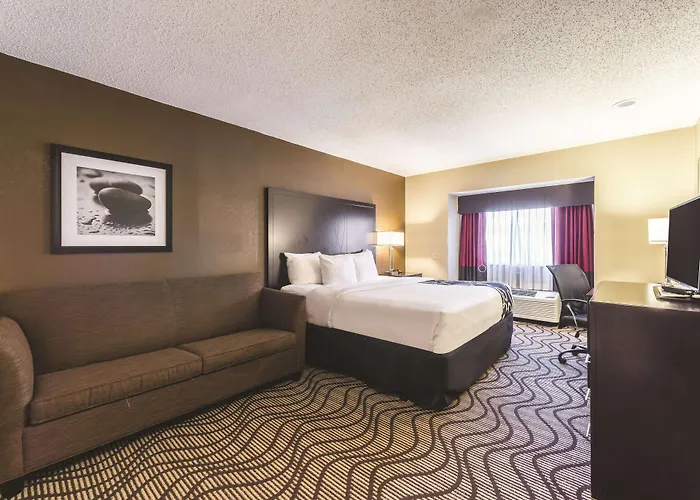 La Quinta By Wyndham - St. Louis Hotel