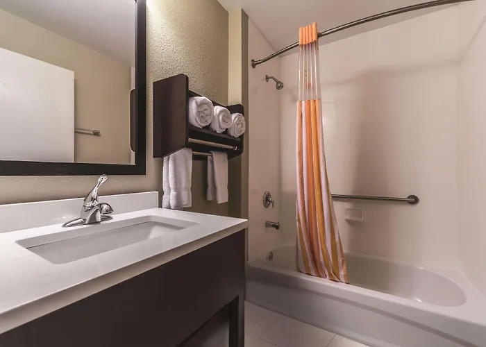 Hotel La Quinta By Wyndham - St. Louis 3*