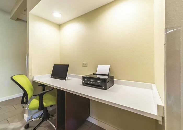 La Quinta By Wyndham - St. Louis Collinsville